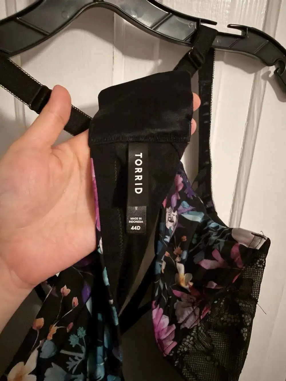 Torrid Skull Gardens Floral Black Lightly Lined Strappy T-Shirt Bra Size 44D